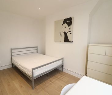 Room in a Shared Flat, Devitt House, E14 - Photo 3