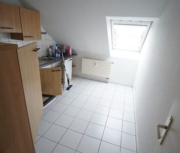 II 2 – Raum Dachgeschoss Wohnung mit Galerie und EBK – ab sofort II - Photo 2