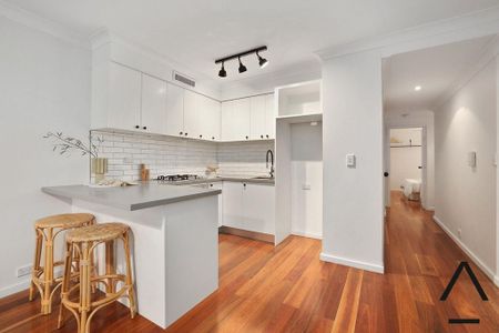 Modern One Bedroom Apartment in Vibrant Manly - Your Perfect Retreat! - Photo 3