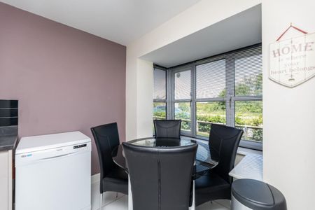 3 bedroom House To Let - Photo 2