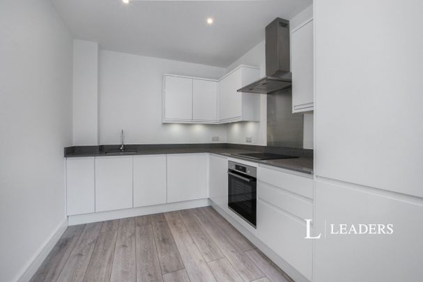 2 bedroom flat to rent Durley Road South, Bournemouth - Photo 1