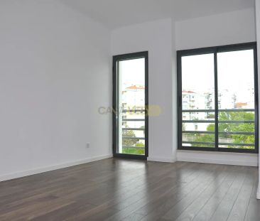 Apartment T2 in Laranjeiro e Feijó, Almada - Photo 4