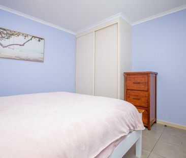 Furnished 1x1 - Courtyard + Carport - Photo 3