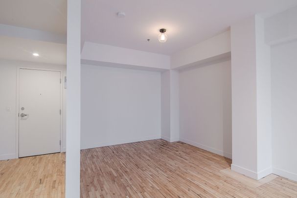 4350 Hotel de Ville - Photo 1