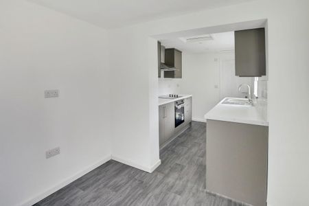 3 bedroom end of terrace house to rent - Photo 4