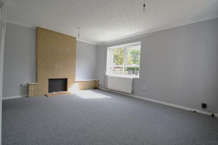 3 bedroom semi-detached house to rent - Photo 2