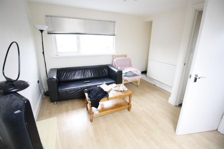 3 Bed Flat To Let On Bedford Street, Cardiff - Photo 2