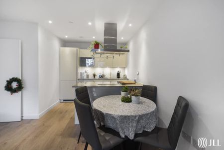 Forrester Way London E15 - Photo 5