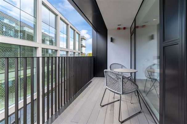 Apartment, Core 2, Ropemaker Place, Grand Canal Dk, Dublin 2 - Photo 1
