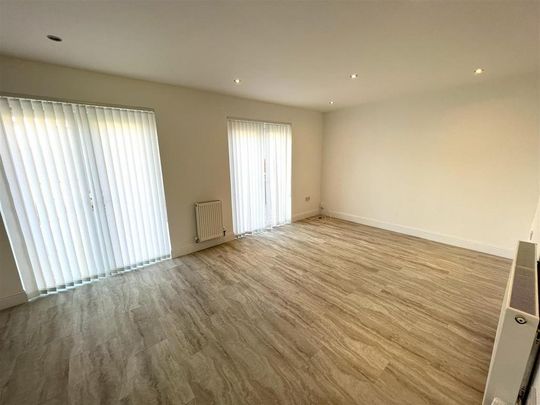 4 bedroom detached bungalow to rent - Photo 1