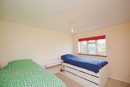 3 bedroom terraced house to rent - Photo 5