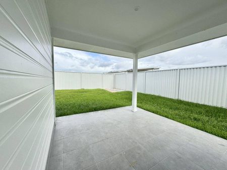 Cozy and comfortable, brand new unit! - Photo 3