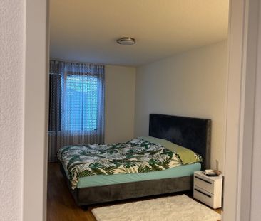À remettre : spacieux appartement de 2,5 pièces avec terrasse - Foto 2