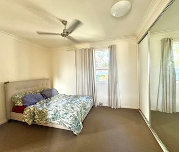 3 BEDROOM PROPERTY, MODERN WITH ENSUITE, WALK TO TOWN CENTRE AND GO... - Photo 4