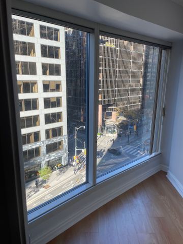 For Lease - 33 University Avenue Unit# 805, Toronto, Ontario - Photo 2