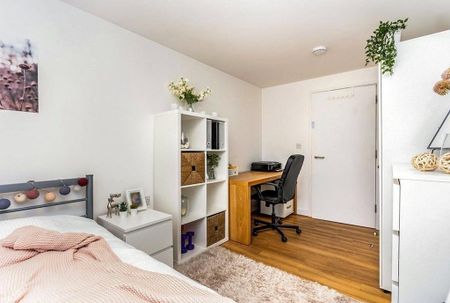 6 bedroom flat to rent - Photo 4