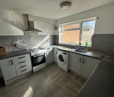 14 Harvesters Walk, Pendeford, Wolverhampton, WV8 1UG - Photo 4