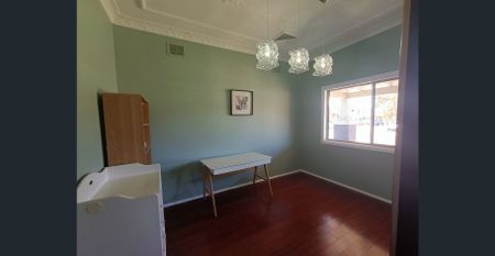 3 BEDROOM HOUSE - Photo 5