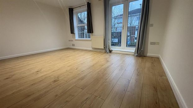 4 bedroom townhouse to rent - Photo 1