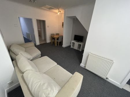 Room 1, 56, Ripon Street, Preston - Photo 3