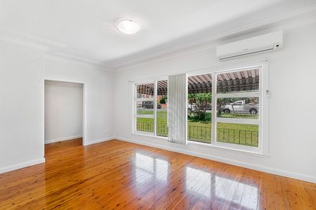 9 Henry Street, Guildford NSW 2161 - House For Rent | Domain - Photo 5