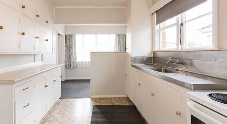 Tidy three bedroom home - Photo 4