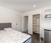 Immaculately presented, fully furnished studio unit in walking dist... - Photo 4