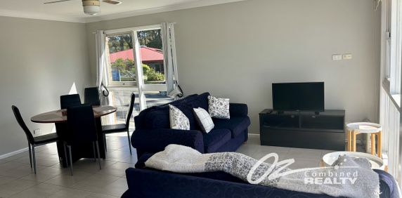 Upstairs 2-Bedroom Unit with Large Balcony – Close to Huskisson Waterfront & Main Street, Including utilities and Lawn Maintenance - Photo 2