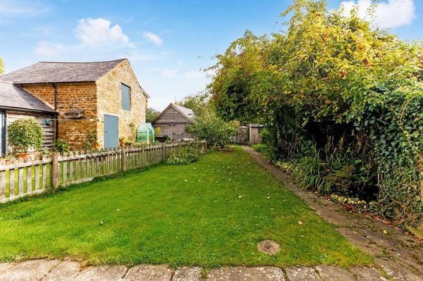 2 bedroom semi-detached house to rent - Photo 1