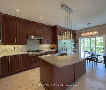 Detached Home For Lease | N9246351 - Photo 4