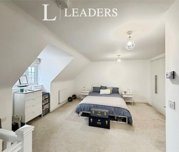 4 bedroom detached house to rent - Photo 3