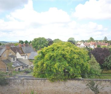 The Avenue, Sherborne, DT9 - Photo 1