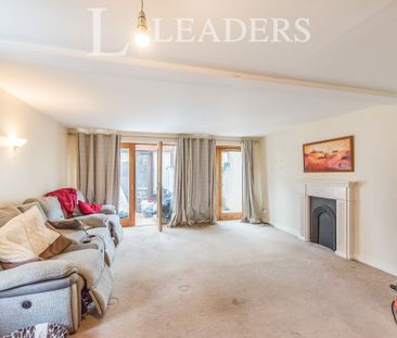 3 bedroom house to rent Raes Yard, Bury St. Edmunds, IP33 - Photo 6