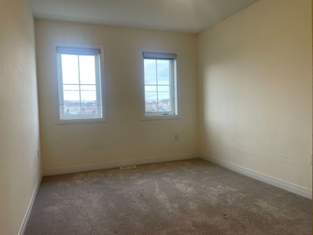 For Lease - 33 Brixham Lane, Brampton, Ontario - Photo 2