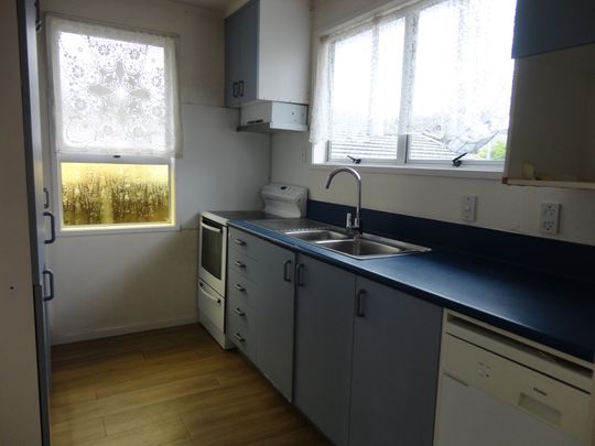 affordable One level home in Bucklands Beach - Photo 1