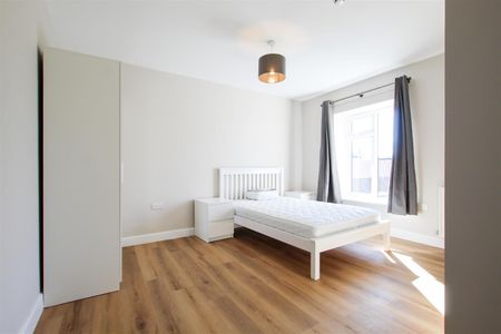 Room 2, High Street, Cherry Hinton, Cambridge - Photo 2