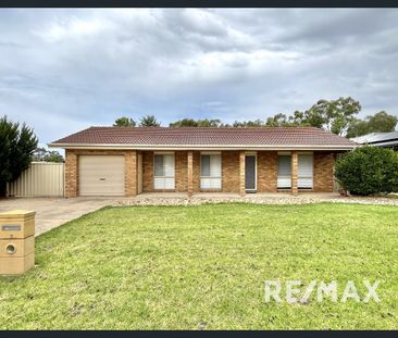 Perfect Family Home in Cul de Sac - Photo 4