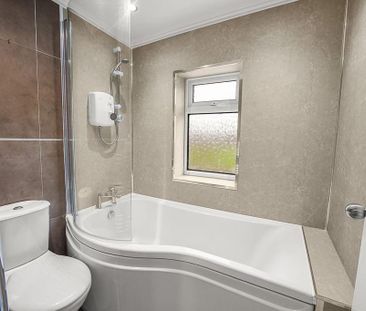 3 bedroom semi-detached house to rent - Photo 6