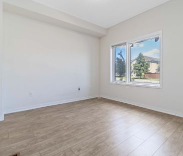 For Lease - 142 Landsbridge Street, Caledon, Ontario - Photo 4