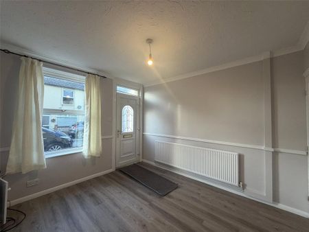 3 bedroom terraced house to rent - Photo 2