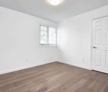 For Lease - 16 Gibbon Drive, Barrie, Ontario - Photo 5