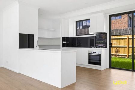 Brand New Spacious 4-Bedroom Home in Notting Hill - Photo 5