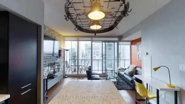 8 Telegram Mews #2010 - Photo 1