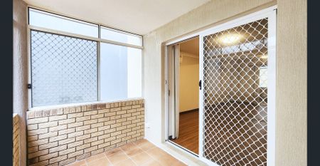 Refurbished 2 Bedroom Unit, Walk To South Bank Parklands - Photo 4