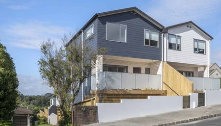 Modern Remuera Townhouse - Photo 2
