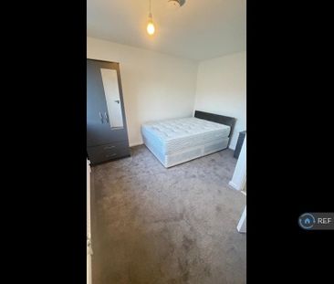 1 bedroom in a house share to rent - Photo 2