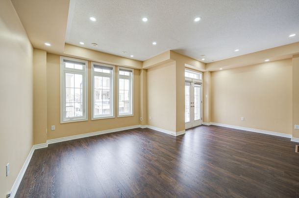 For Lease - 2435 Greenwich Drive Unit# 21, Oakville, Ontario - Photo 1