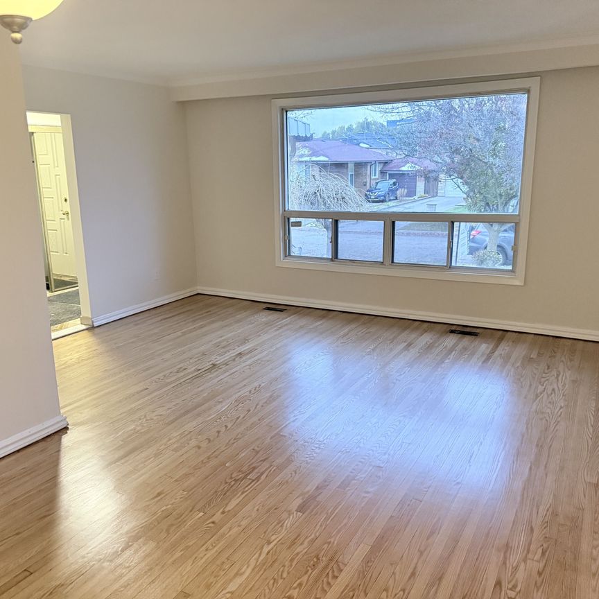 For Lease - 7 Dunlop Avenue Unit# Main, Toronto, Ontario - Photo 1