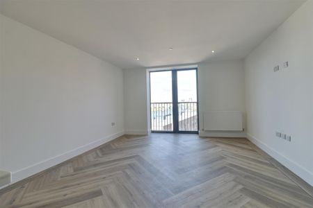 Handleys Corner, Palmerston Road, Southsea - Photo 2
