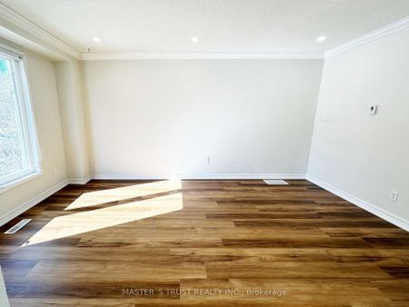 For Lease - 802 Greenfield Crescent, Newmarket, Ontario - Photo 2